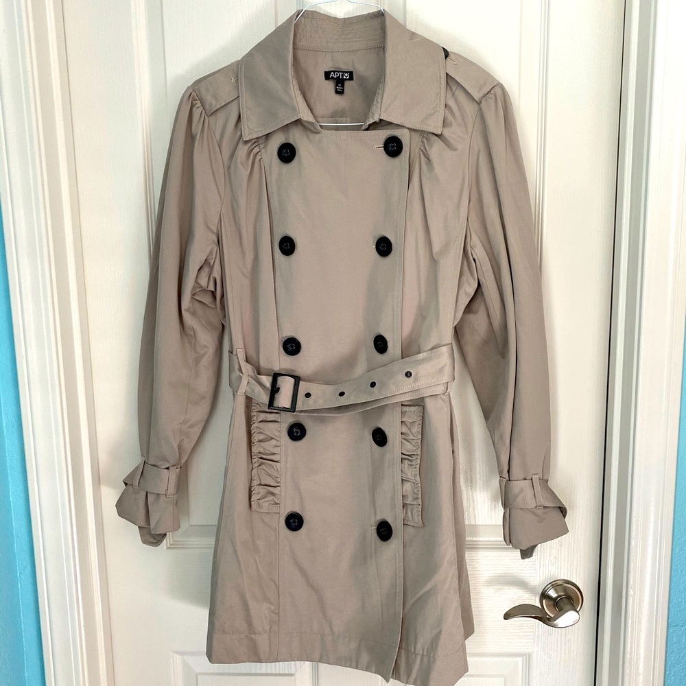 Trench coat 🧥NWOT